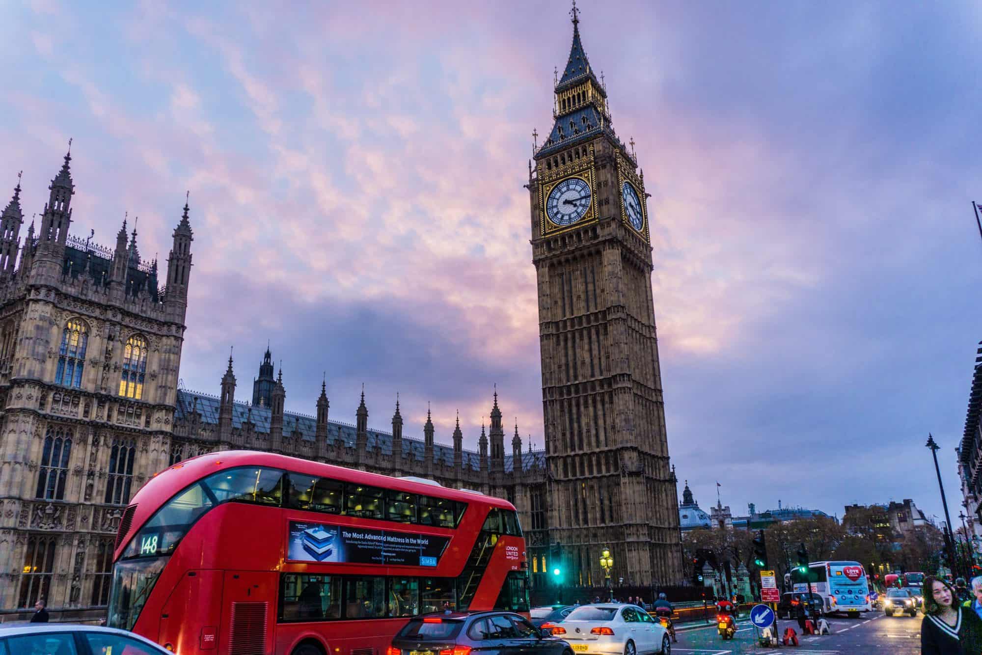 Paternity Leave in the UK: A Guide for Employers