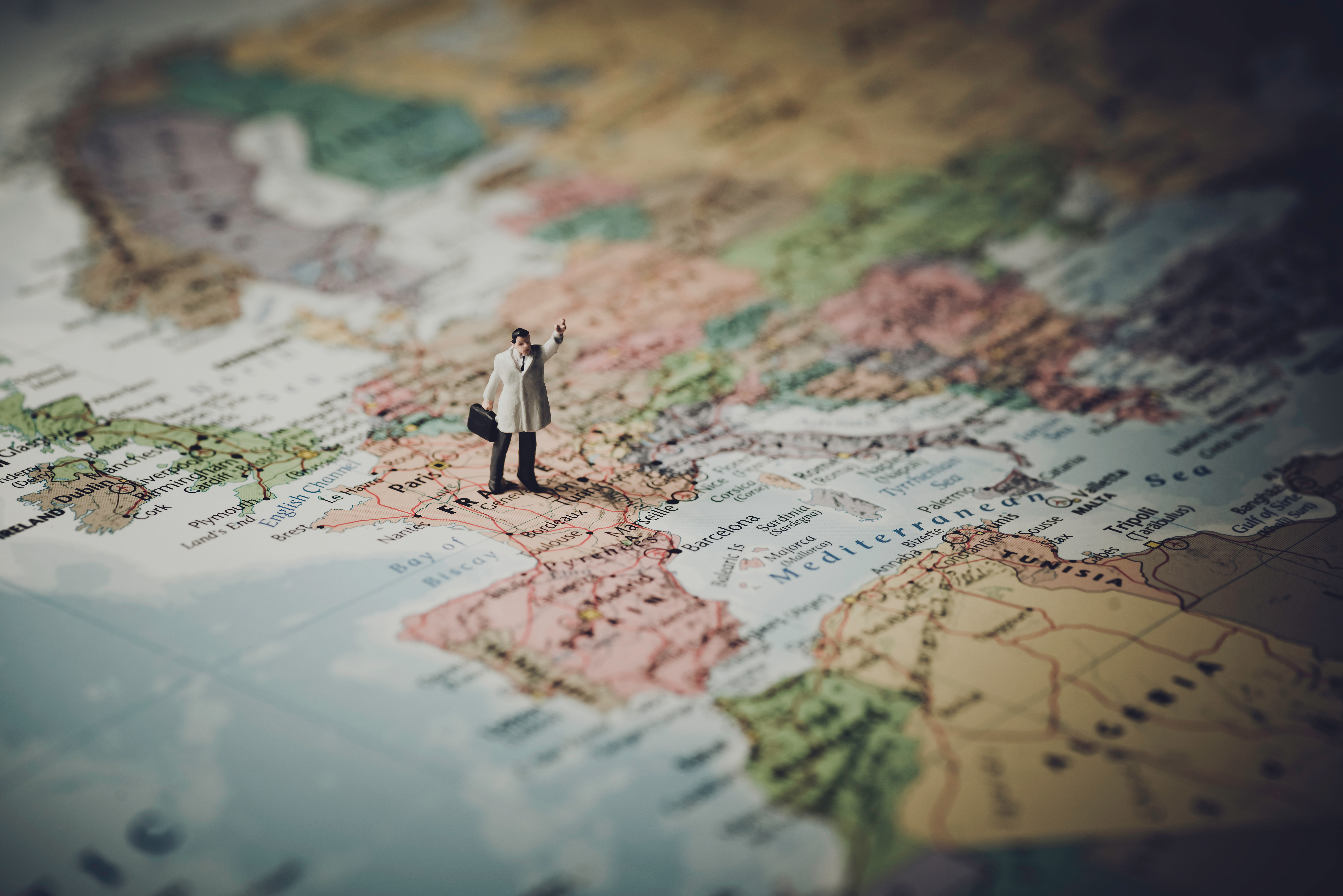SPANISH AND FRENCH NATIONALS MAY HAVE DUAL NATIONALITY. 